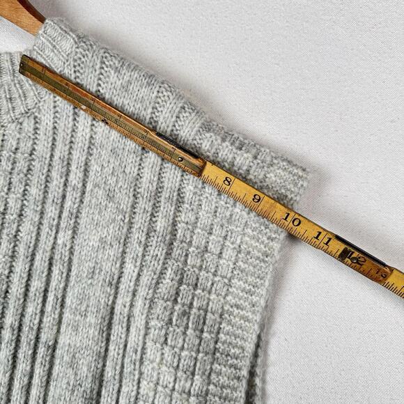 NWT Universal Thread Women’s Gray Sleeveless‎ Knit Vest One Size - Picture 8 of 9